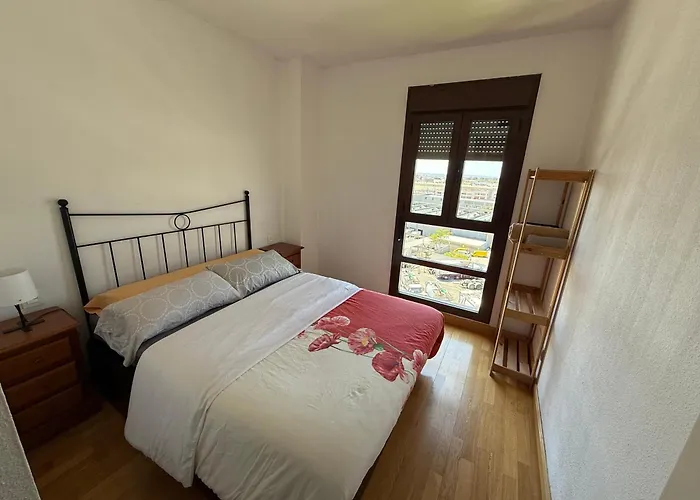 Cálido Con PISCINA Y Garaje